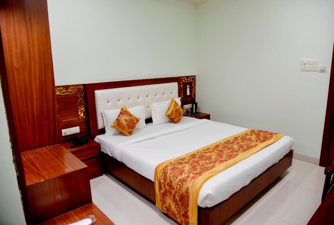 Hotel Simran Pride, Raipur Εξωτερικό φωτογραφία