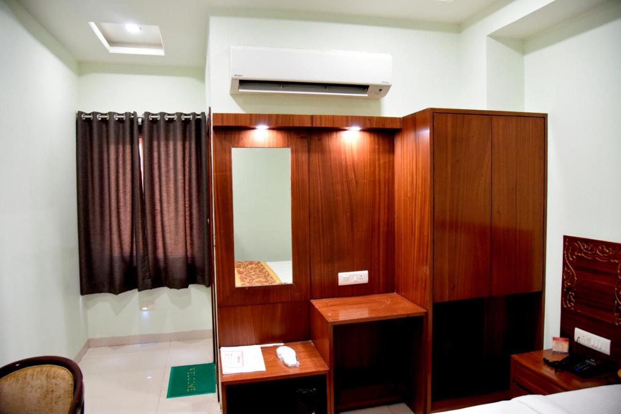 Hotel Simran Pride, Raipur Εξωτερικό φωτογραφία
